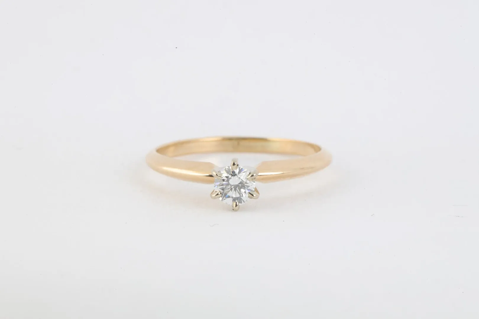 14k Two Tone Gold Solitaire .30tcw Diamond Engagement Ring Size 7.5 (1.94g.)