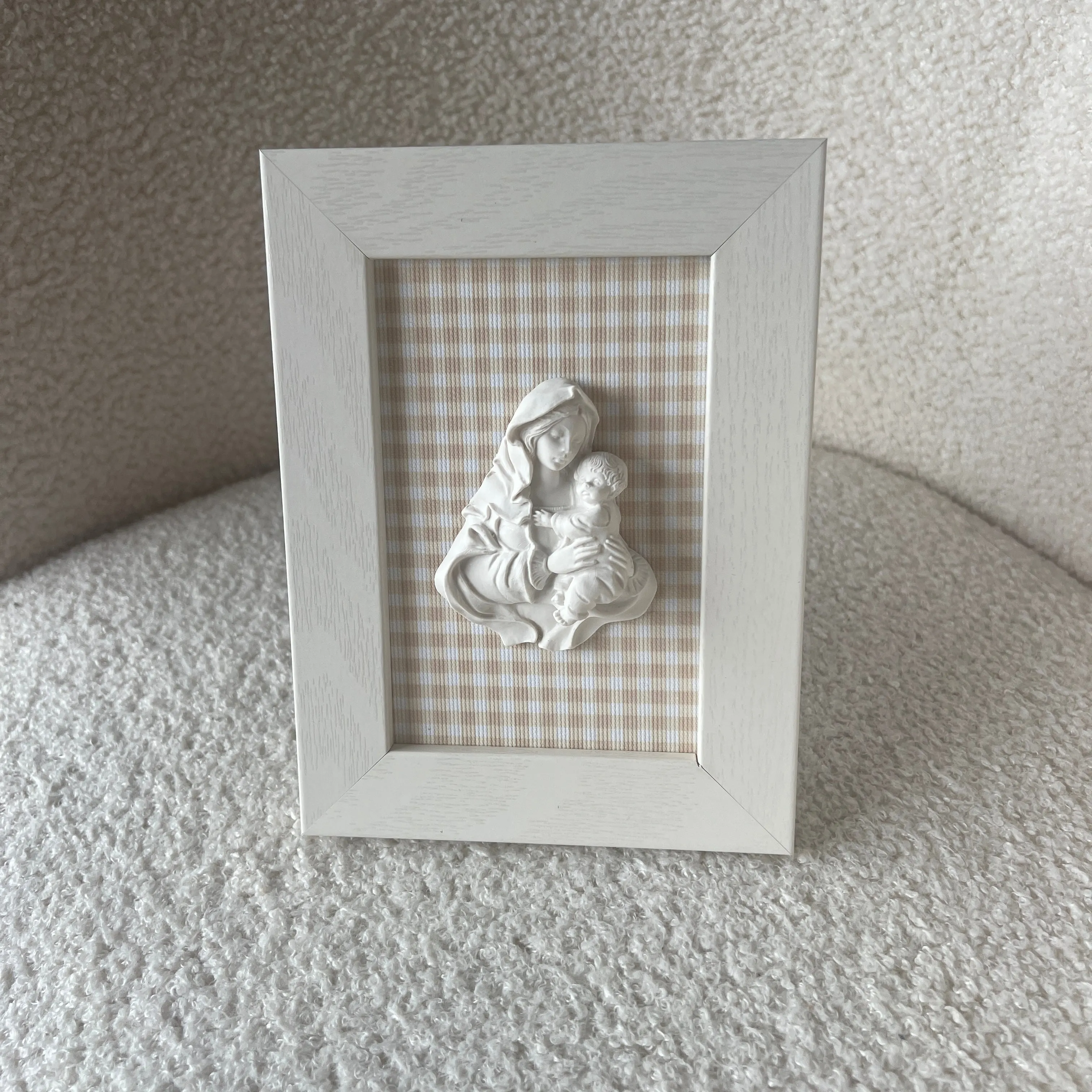 Cuadro Virgen de la Familia - Vichy beige (marco blanco)