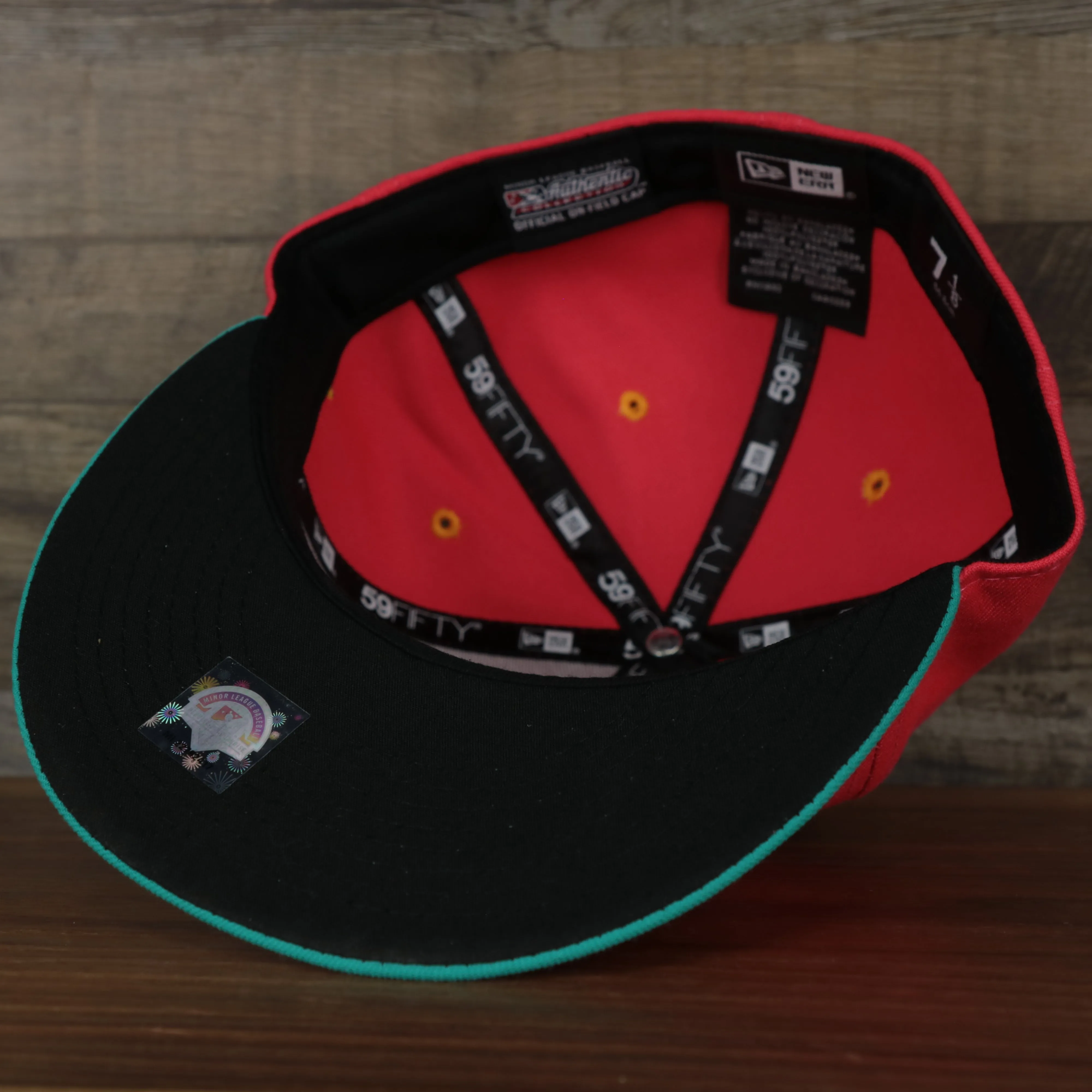 Delmarva Shore Birds 2022 Gallos de Delmarva Copa de la Diversion On-Field Black Bottom 5950 Fitted Cap | Red