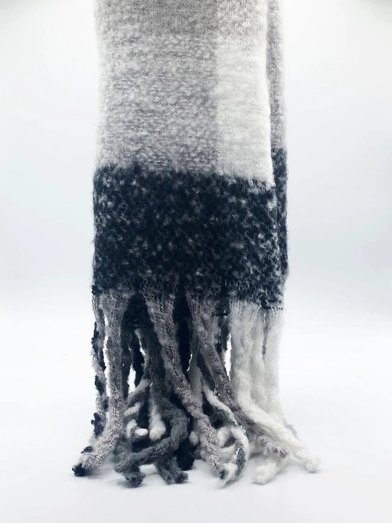 Gloves & Scarves | Black and White Check Blanket Scarf with Tassels | SVNX