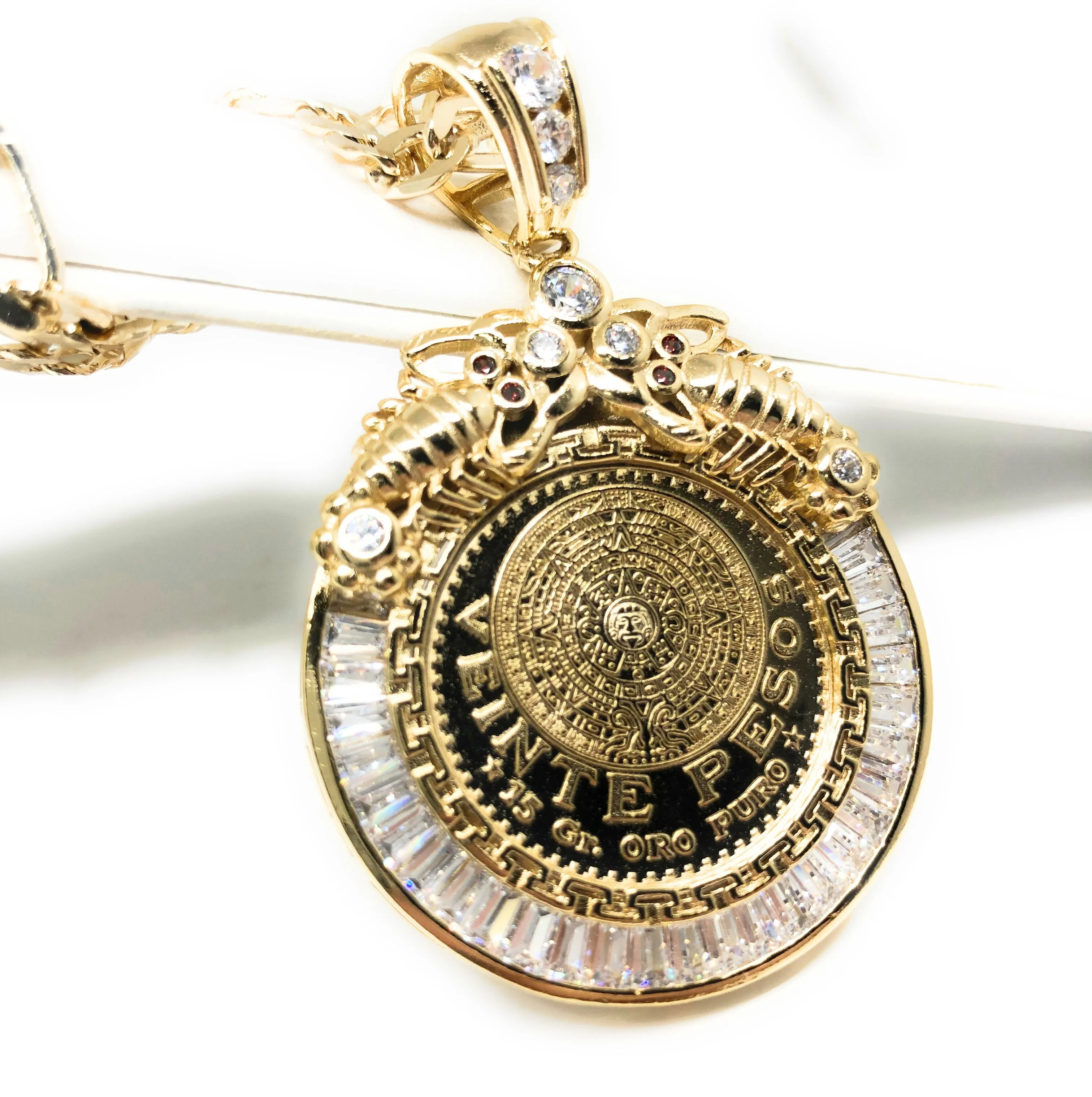 Gold Plated Mexican 20 Pesos Coin Aztec Calendar Scorpion CZ Oro Laminado Con Cadena Figaro 26 5mm